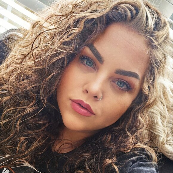 Meet your Posher, Ash - Picture 1 of 1